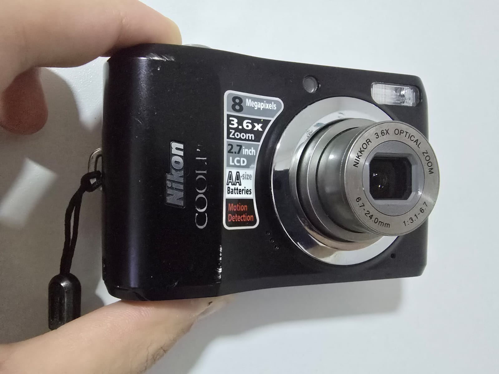 Cheap Cyber-shot and Coolpix Compacts Are Back